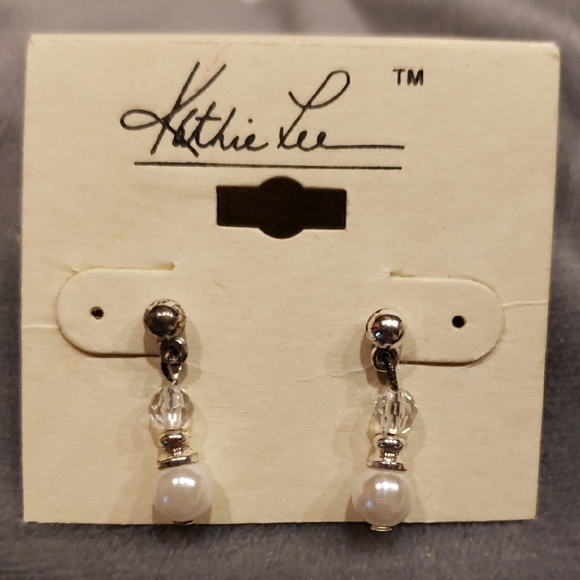 Kathie Lee Collection Jewelry - KATHIE LEE COLLECTION Earrings -Freshwater Pearl Earrings with Crystals- NWT/VTG